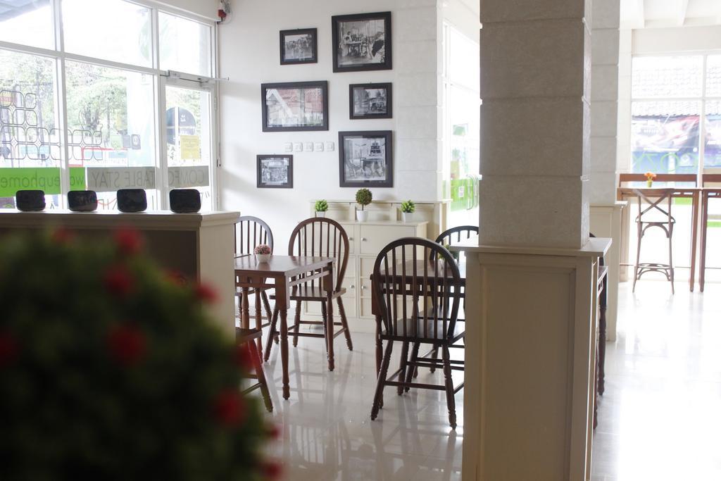 Wakeup Homestay Yogyakarta Exterior foto